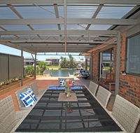 Carefree on Cormorant - Accommodation QLD