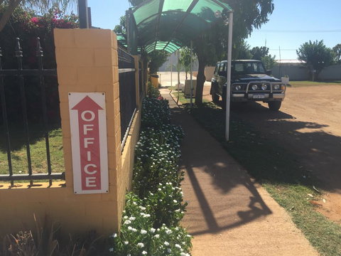 Carnarvon Caravan Park - Accommodation QLD 3