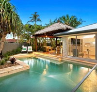 Carrothool 29 - 6 BDRM Canal Home with Pool - Accommodation QLD