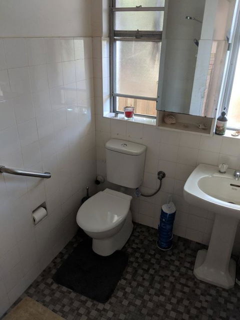 Casa De Sapo A Room In House With A Private Garden - Accommodation QLD 3