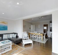 Casa Sorella - beachfront family home - Accommodation QLD