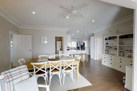 Casa Sorella - Beachfront Family Home - Accommodation QLD 2