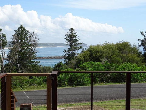 Casa Sorella - Beachfront Family Home - Accommodation QLD 1