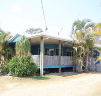 CASTAWAY BEACH HOUSE