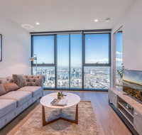 CBD Spectacular View 2 Bedroom Apt Victoria One - Accommodation QLD