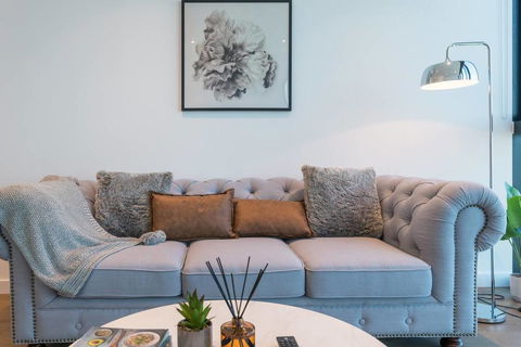 CBD Spectacular View 2 Bedroom Apt @Victoria One - Accommodation QLD 2