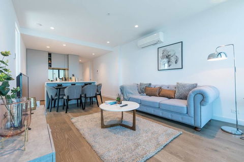 CBD Spectacular View 2 Bedroom Apt @Victoria One - Accommodation QLD 1