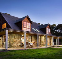 Cedar and Stone - Accommodation QLD