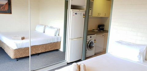 Cedarwood Apartments - Accommodation QLD 3