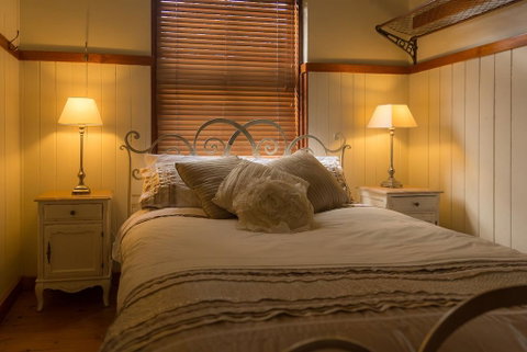 Celestial Dew Guest House, Day Spa, Retreat - Accommodation QLD 1
