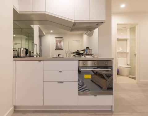 Central 2 Bedroom Deluxe Apartment@La Trobe Tower - Accommodation QLD 3