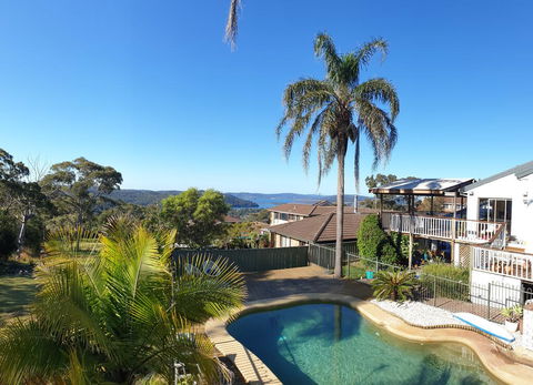 Central Coast Getaway 4B Family Holiday Home - Accommodation QLD 0