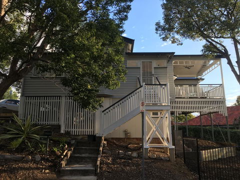 Central Cottage - Accommodation QLD 2