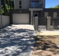Central executive 4br townhouse - Accommodation QLD