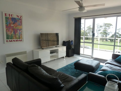 Central Luxury With Fabulous Views - Accommodation QLD 2