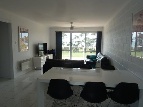 Central Luxury With Fabulous Views - Accommodation QLD 3