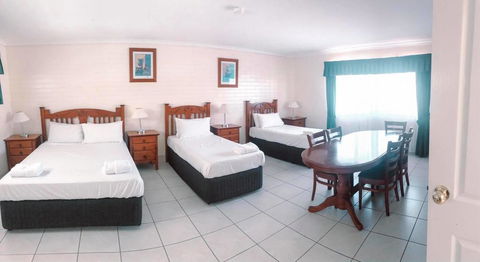 Central Park Motel - Accommodation QLD 1