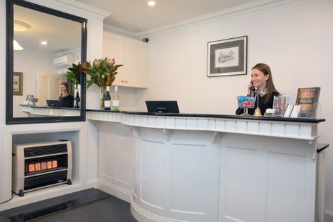 Centralpoint Motel - Accommodation QLD 1