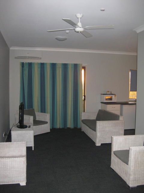 Centrebreak Beach Stay - Accommodation QLD 3