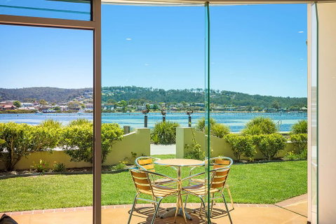 Cetacea Luxury Apartments - Accommodation QLD 3