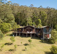 Chalet Beaumont - alluring appeal  stunning views - Accommodation QLD