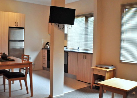 Champagne - Accommodation QLD 1