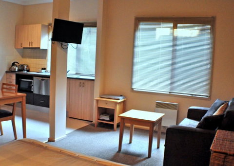 Champagne - Accommodation QLD 0