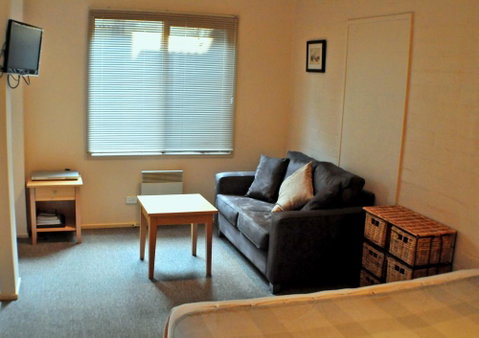 Champagne - Accommodation QLD 2
