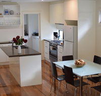 Champagne Stays Apartment - Accommodation QLD