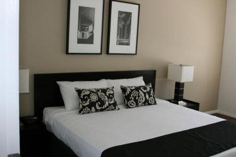 Chancellor Executive Apartments - Accommodation QLD 1
