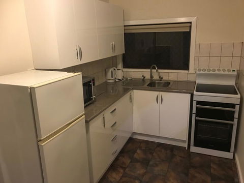 Charles Rasp Motor Inn & Cottages - Accommodation QLD 1