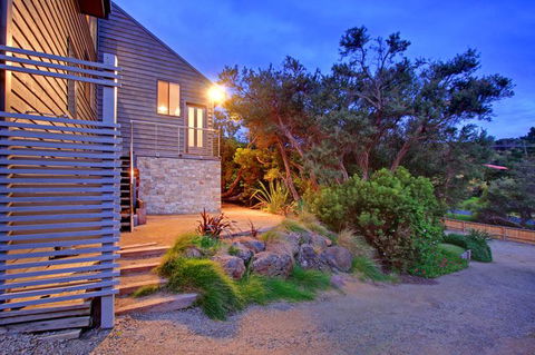Charltom Hills - Accommodation QLD 1