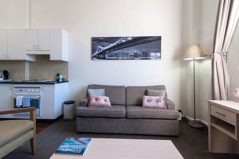 Charming Apartment Minutes To Darling Harbour - Accommodation QLD 2