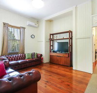 Charming Characterful Rustic-style Home Near The Gabba - Accommodation QLD