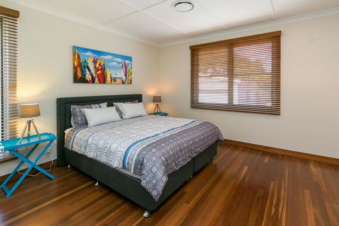 Charming Home By The Sea - Accommodation QLD 2
