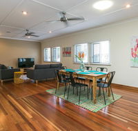 Charming Home By The Sea - Accommodation QLD