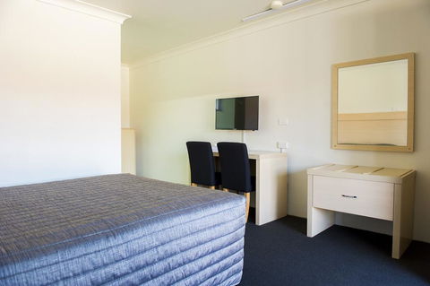 Cherry Blossom Motor Inn - Accommodation QLD 3