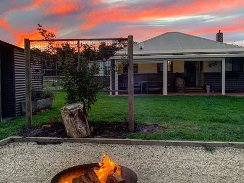Chesterfarm And Stables - Accommodation QLD 2