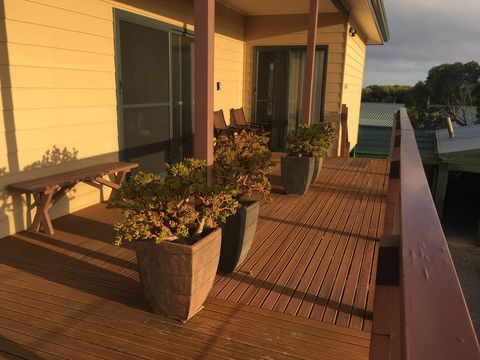 Chill N Sea Coastal Retreat - Accommodation QLD 1