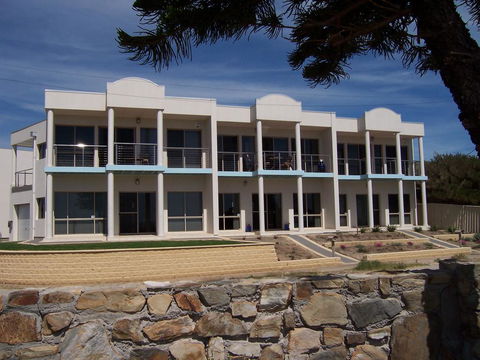 Christies Seahorse Holiday Townhouses - Accommodation QLD 0