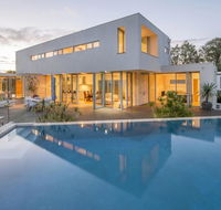 Cinque - Luxury Family Home with Pool Close to Beach and Town