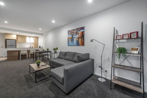 CITY APARTMENT And FREE CITY TOUR BUS NEARBY - Accommodation QLD 3