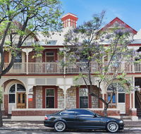 City Apartments at Cecil Mansions - Accommodation QLD