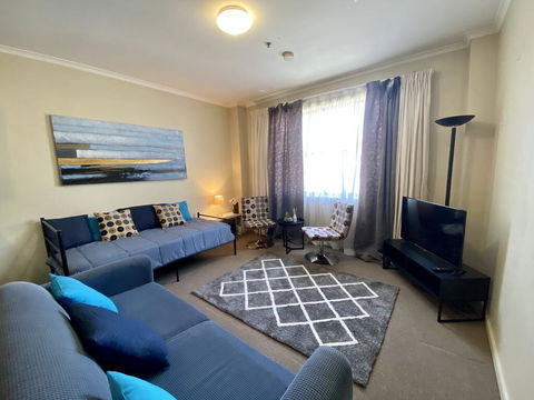 City Views, Pool , Parking & Gym Darling Harbour Sydney Apartment Sleeps 5 - Accommodation QLD 1