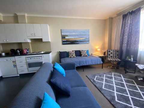 City Views, Pool , Parking & Gym Darling Harbour Sydney Apartment Sleeps 5 - Accommodation QLD 3