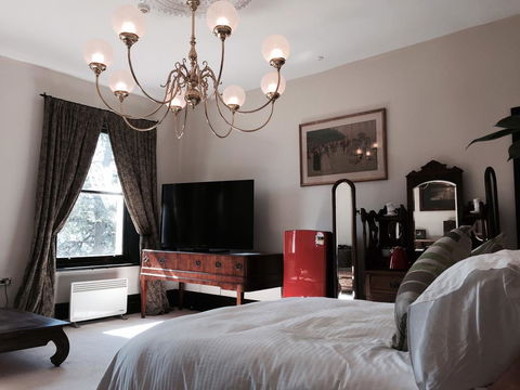 Claremont House - Accommodation QLD 2