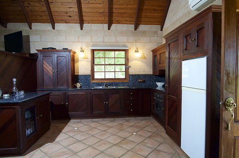 Clarendon Forest Retreat - Accommodation QLD 1