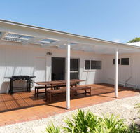 Classic Beach House in Rye - Accommodation QLD