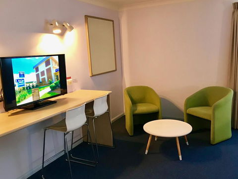 Cleveland Bay Air Motel - Accommodation QLD 2