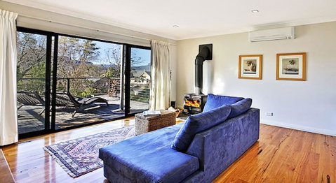 Cloudsong Chalet 1 - Close To The Village Centre! - Accommodation QLD 3